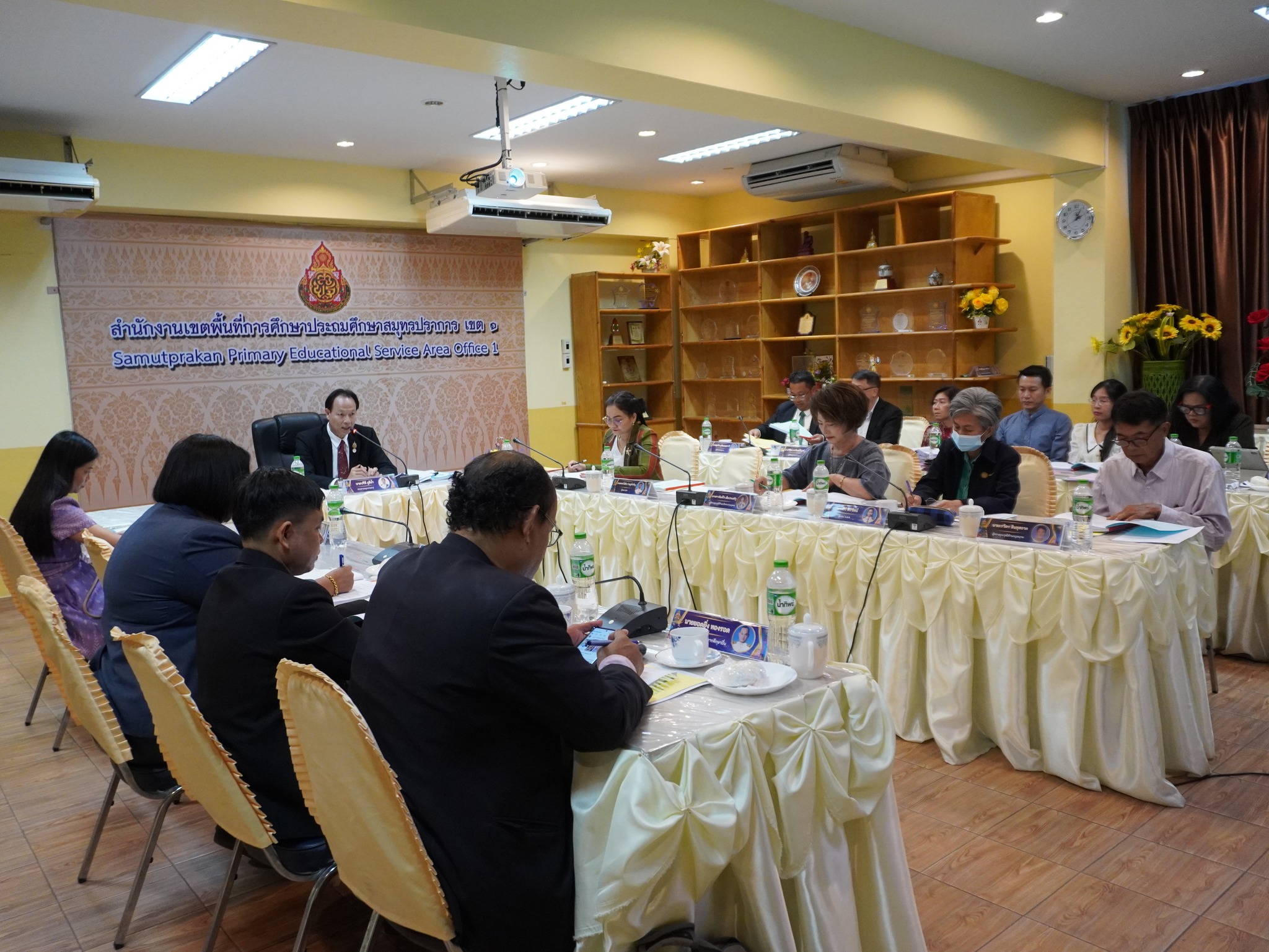จัดประชุม อ.ก.ค.ศ. (23)