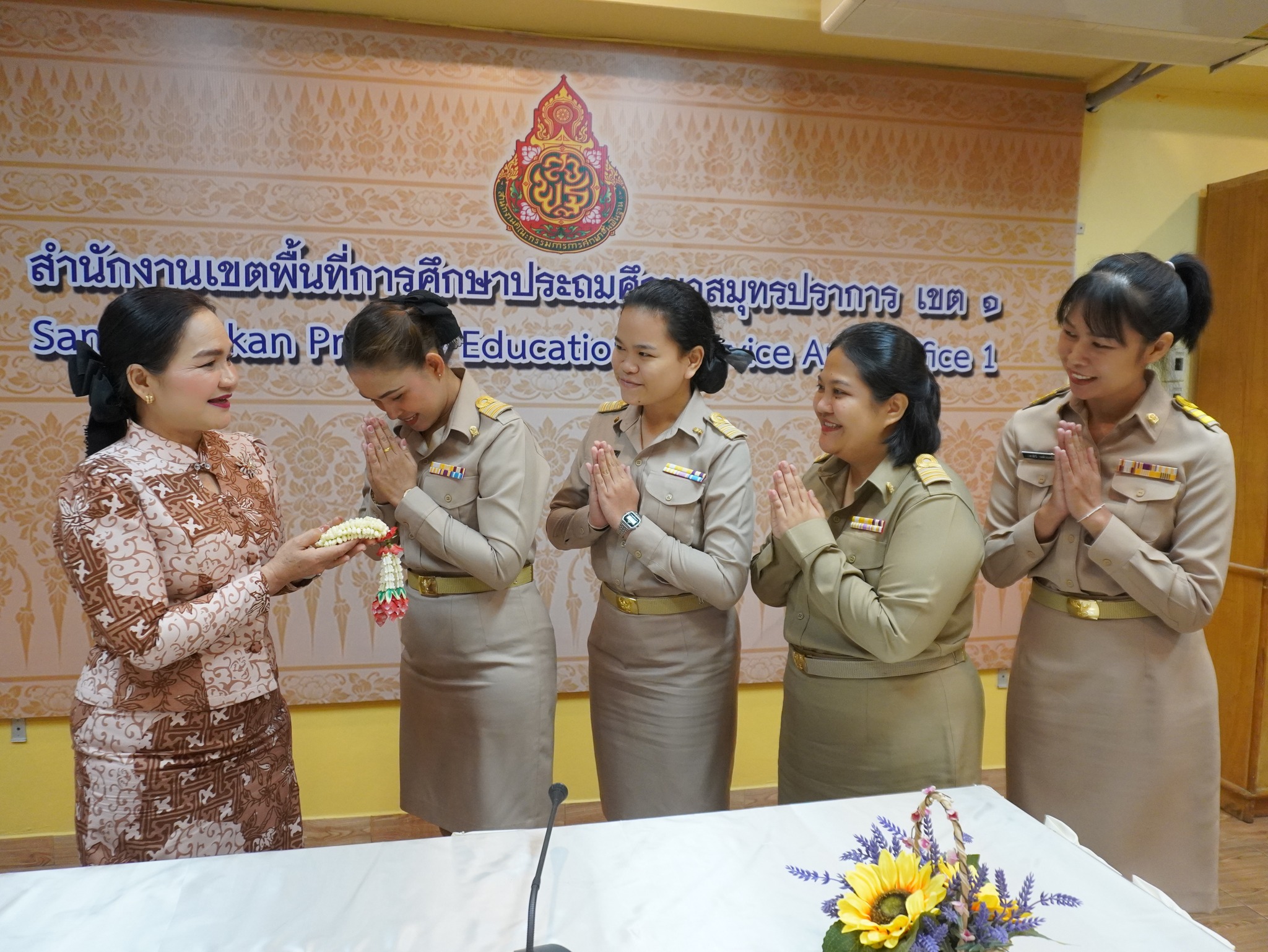 ยินดีต้อนรับครูผู้ช่วยคนเก่งทั้ง 4 ท่าน (13)