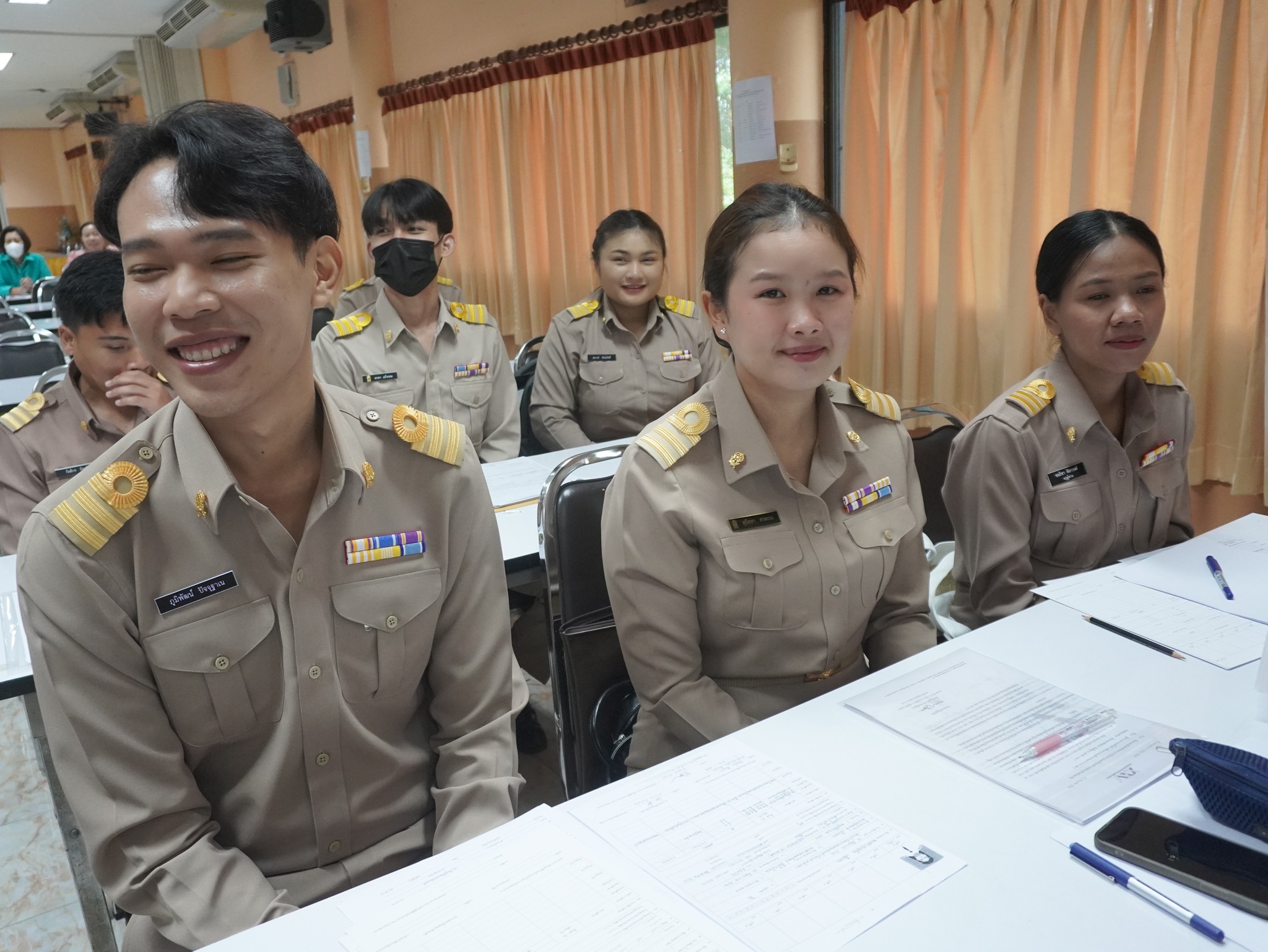 “ครูผู้ช่วย” (19)