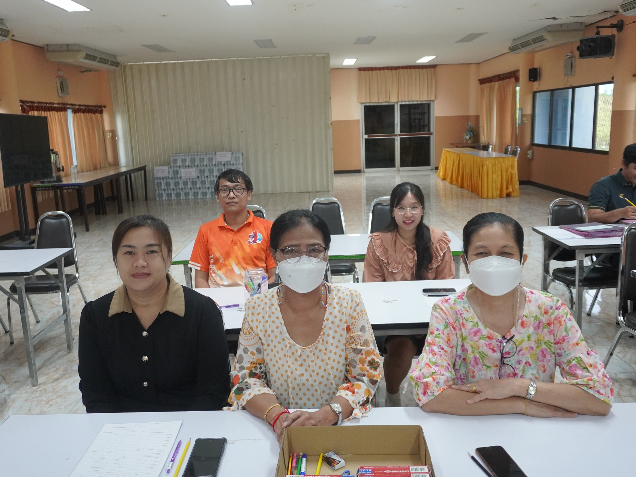 “ครูผู้ช่วย” (23)