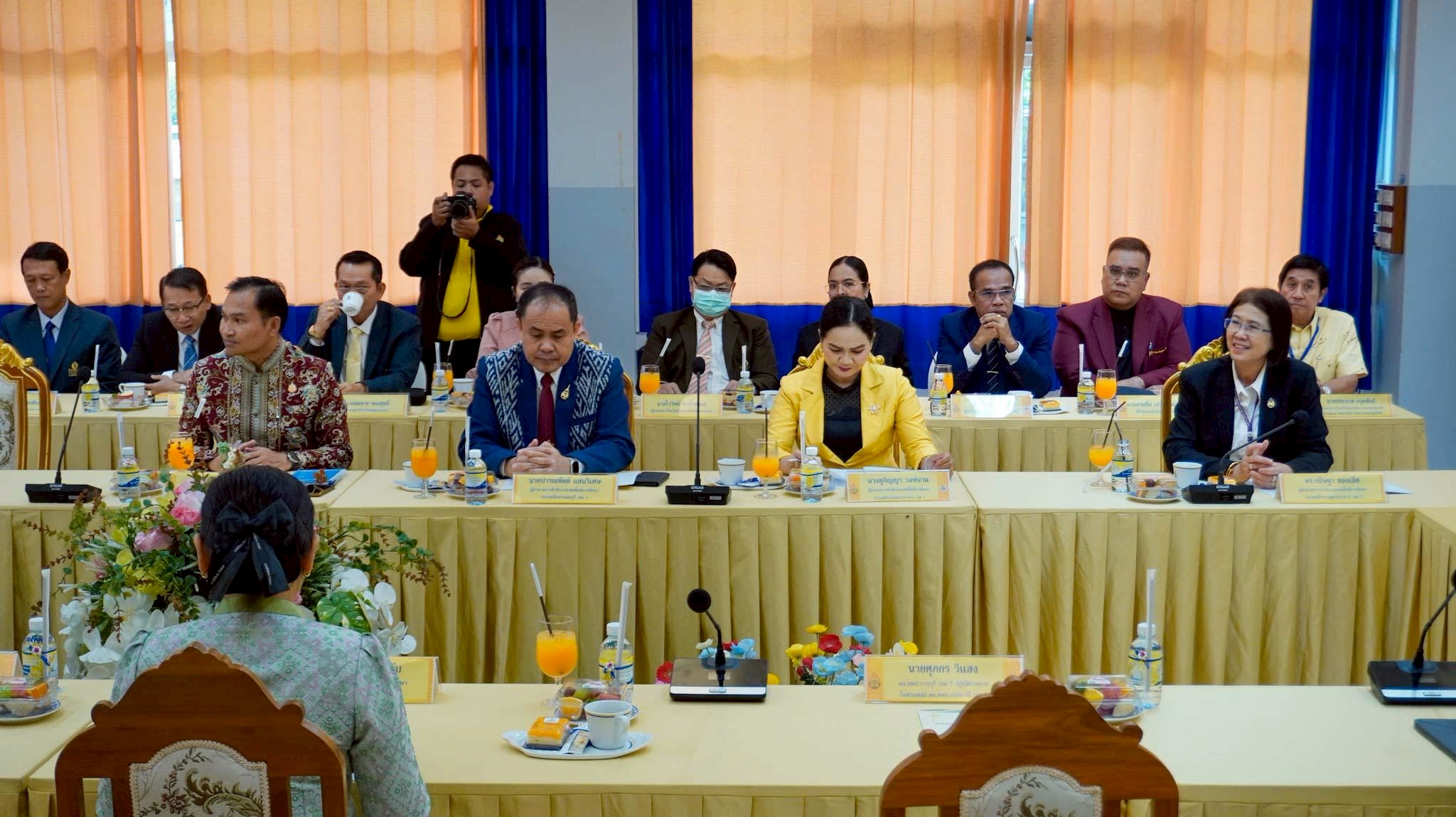 ประชุมผู้อำนวยการสำนักงานเขตพื้นที่การศึกษาประจำเขตตรวจราชการที่ 2 (10)