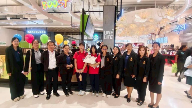 สพป.สมุทรปราการ เขต 1 ลงพื้นที่สร้างความปลอดภัย รับเทศกาลแห่งความรัก (10)
