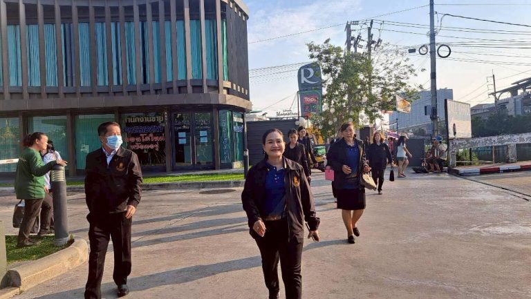 สพป.สมุทรปราการ เขต 1 ลงพื้นที่สร้างความปลอดภัย รับเทศกาลแห่งความรัก (3)